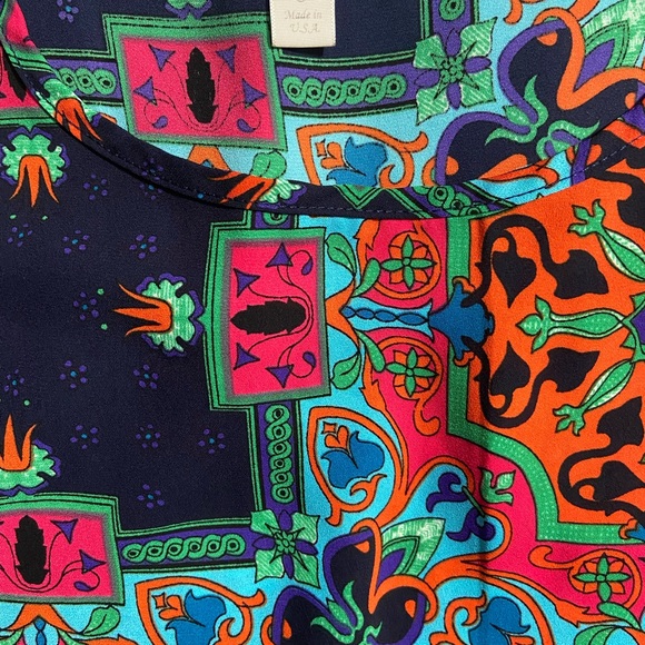 Colorfully Design Blouse - Picture 2 of 3